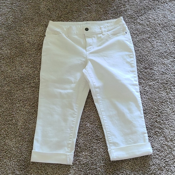 Capris  nwot - Picture 1 of 1